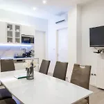 Apartment N' Sweet 4bedroom W' Balcony *