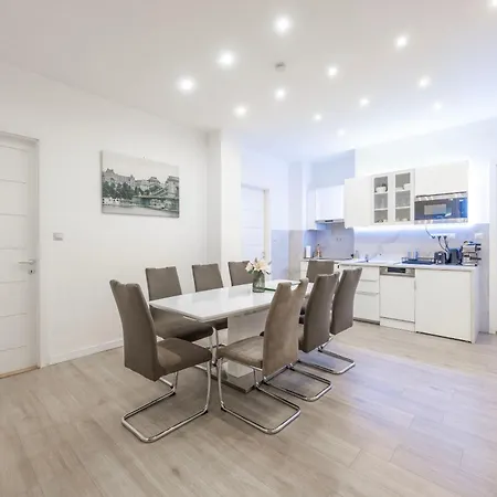 N' Sweet 4bedroom W' Balcony شقة بودابست