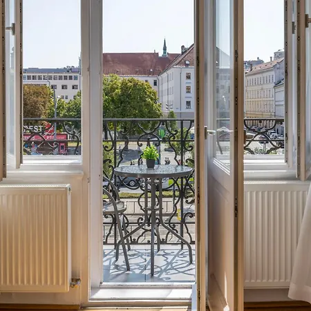 شقة N' Sweet 4bedroom W' Balcony *