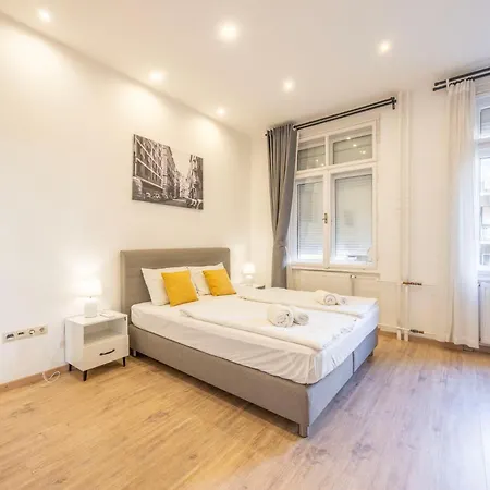 N' Sweet 4bedroom W' Balcony