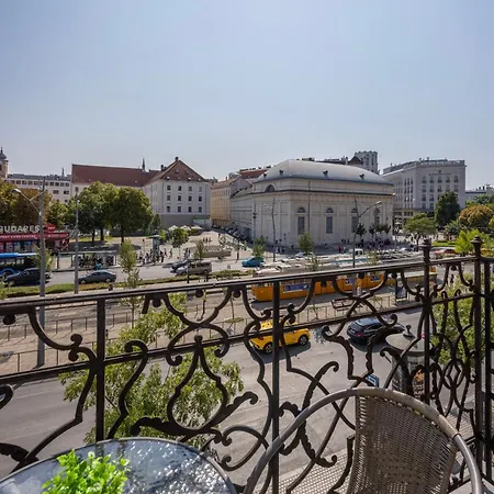 N' Sweet 4bedroom W' Balcony شقة *