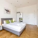 N' Sweet 4bedroom W' Balcony *